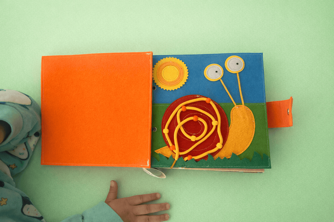 Busy Bear - My First Busy Book - Wondertivity