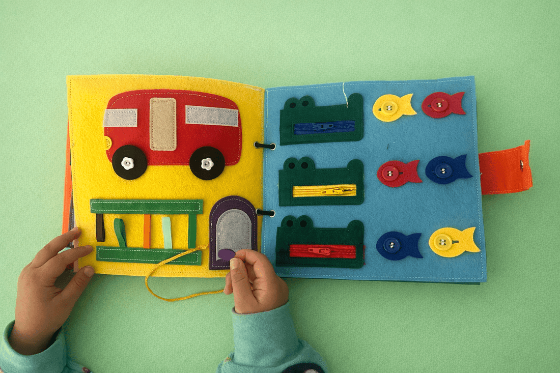 Busy Bear - My First Busy Book - Wondertivity